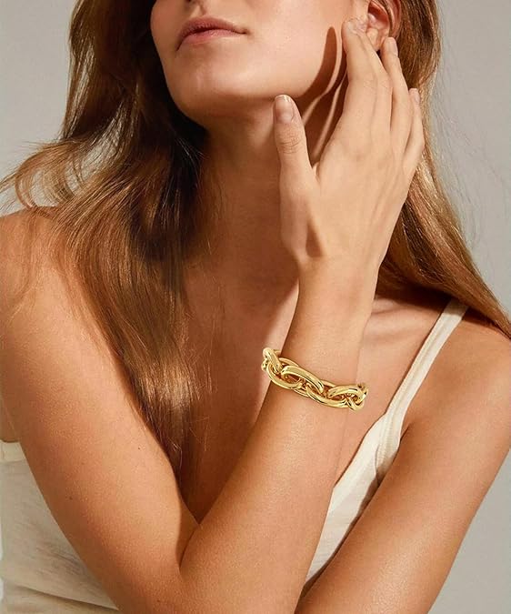 WOWORAMA Chunky Chain Bracelet: Bold Elegance Meets Comfort